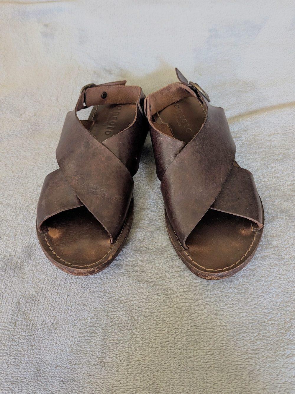 Ancanto Women's Handmade Brown Leather Crisscross Sandals